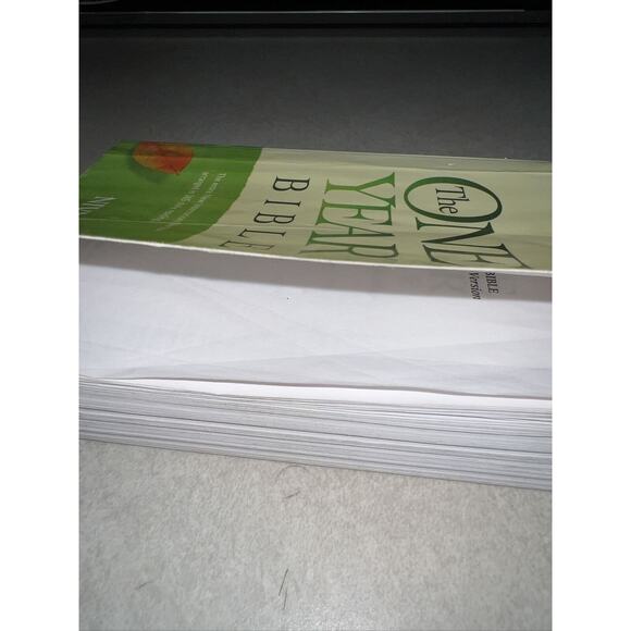 The One Year Bible Arranged in 365 Daily Readings NIV New International Version - Picture 3 of 13